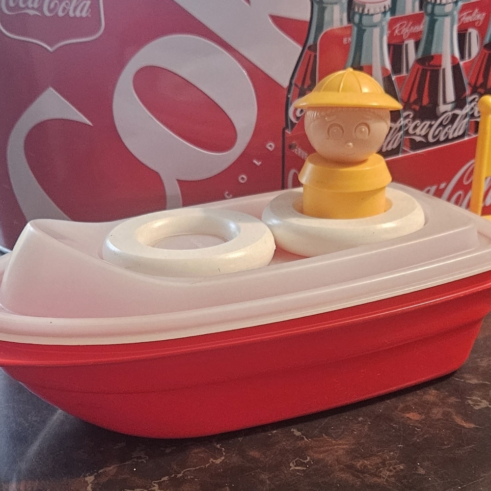 Vintage 1980's TupperCanoe BathToy